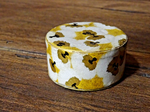 Vecchia scatola per polvere