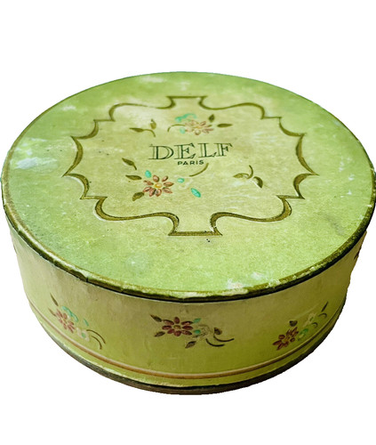 Antica scatola per polvere - , di