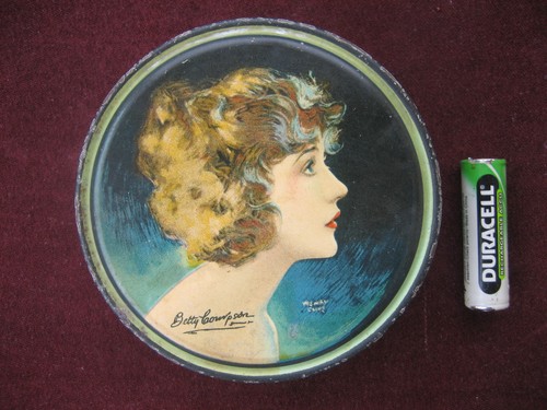 Rare grande boîte poudre - à,