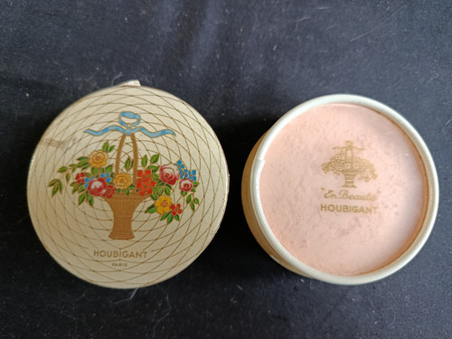 Ancienne boîte scellée