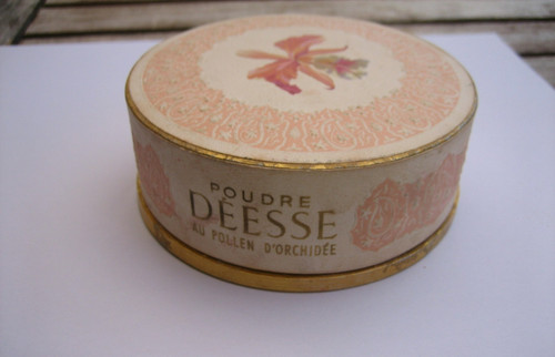 Antica scatola per - polveri, dea