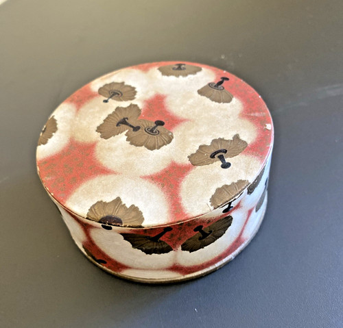 Ancienne boîte poudre - à,