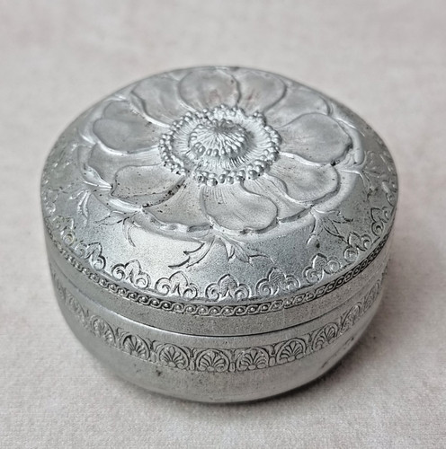 Petite boîte bijoux à - à,