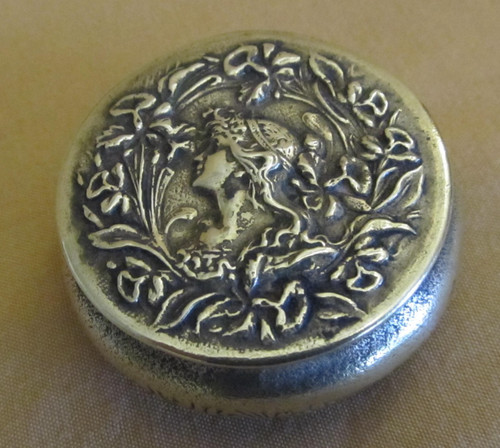 Ancienne boite poudre - à,